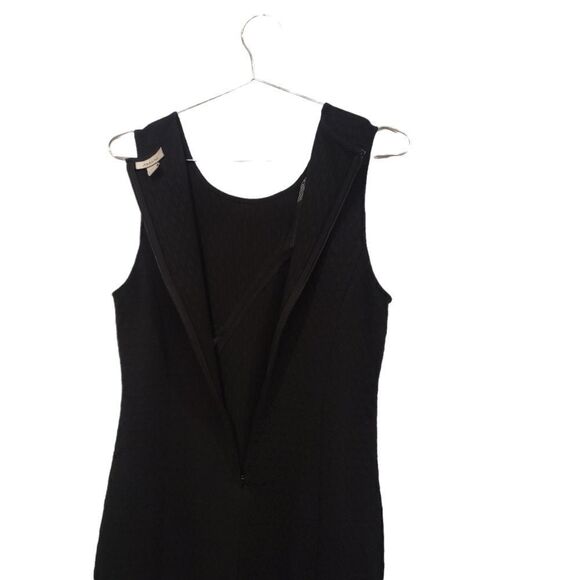 Ámbar Black Textured Dress with Transparent Cut Outs - Picture 3 of 11